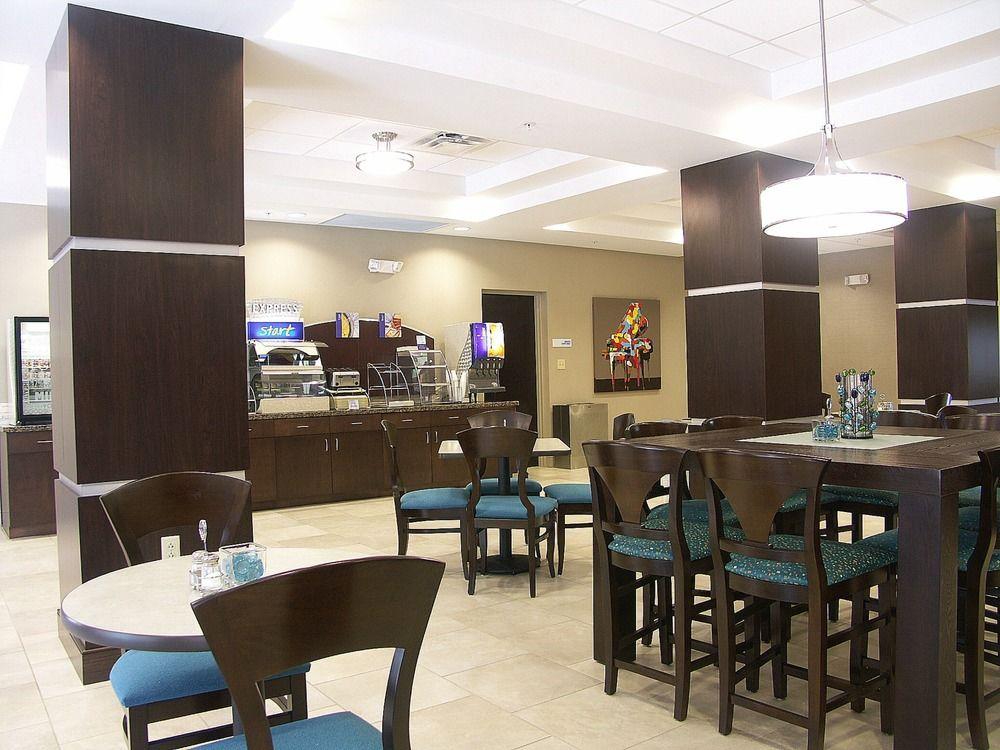 Holiday Inn Express & Suites - Cleveland Northwest By Ihg Exterior foto