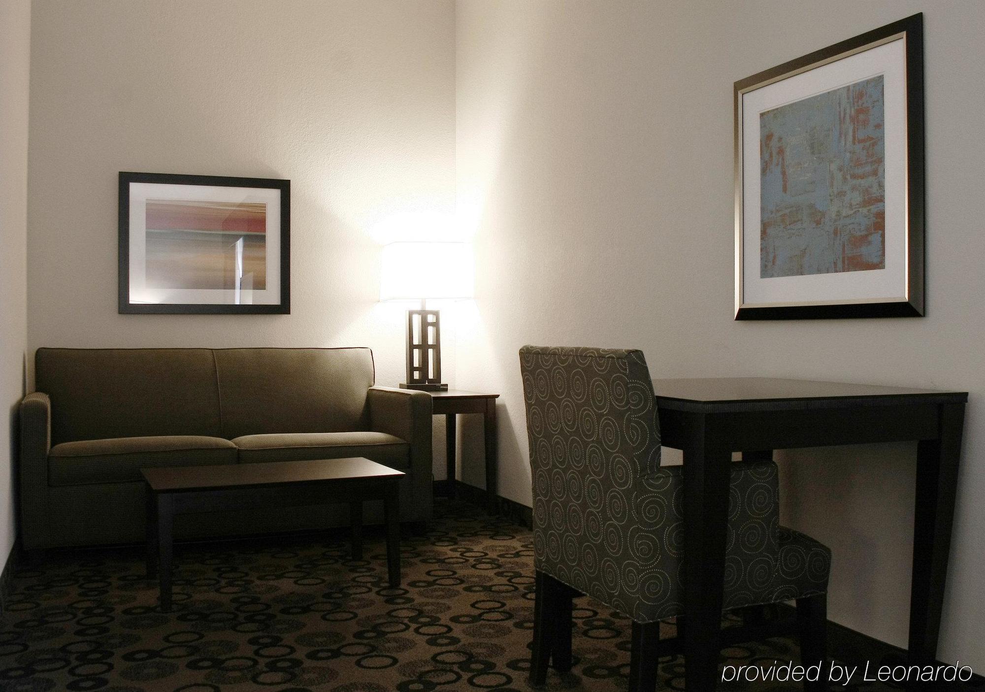 Holiday Inn Express & Suites - Cleveland Northwest By Ihg Exterior foto